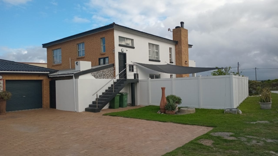 4 Bedroom Property for Sale in Bettys Bay Western Cape